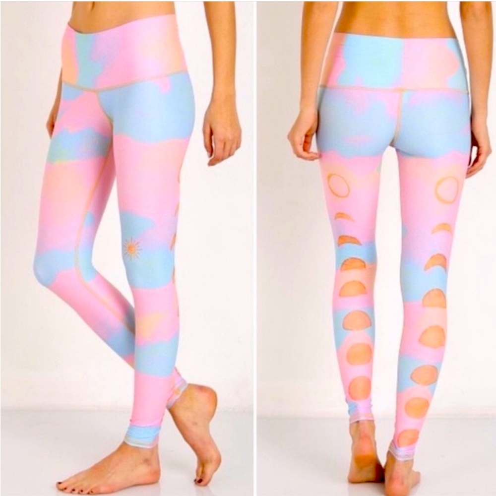Teeki pink moon leggings size small